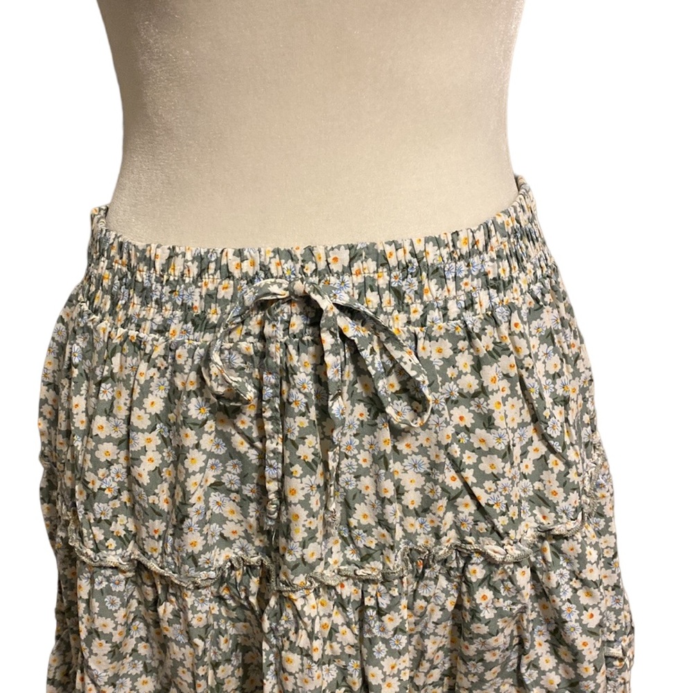 Ditsy floral ruffle skirt with elastic waist - Picture 2 of 6